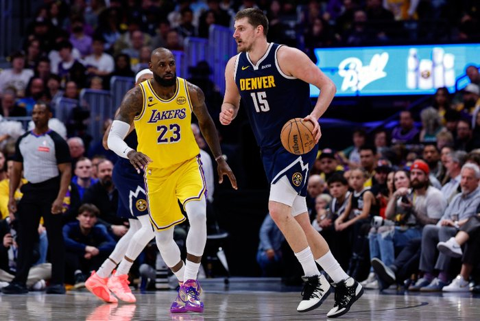 湖人队西部排名争夺战：詹姆斯复出后阵容调整