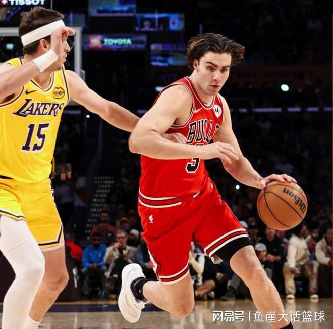 湖人险胜公牛 詹姆斯复出东契奇狂砍51分 里夫斯