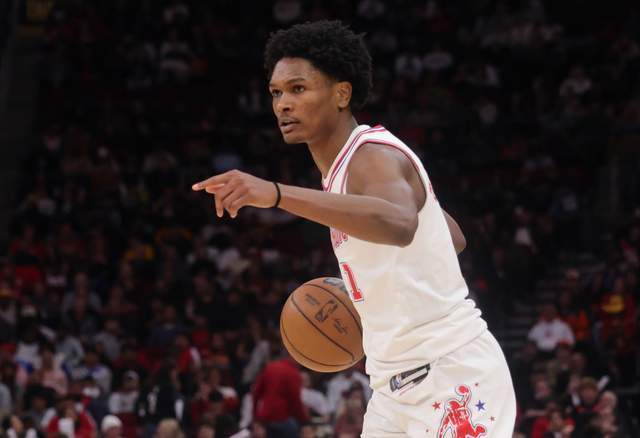 火箭冲击西部前四关键战 鹈鹕主场迎战火箭