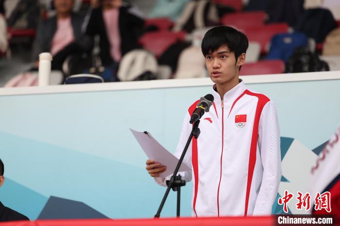 盛李豪化身特派教师在校